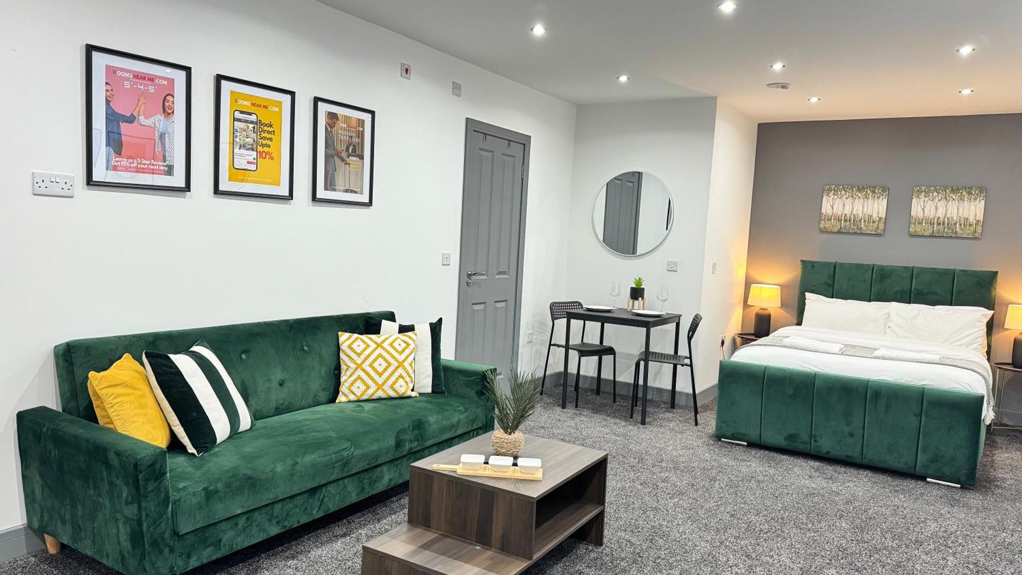 Rnm - Upgraded Business Stay For Travelling Contractors, All Amenities, Private Access Entire Place, Kitchen & Washroom, Smart Tv, Easy Access, Parking Nearby Cradley Heath Eksteriør bilde