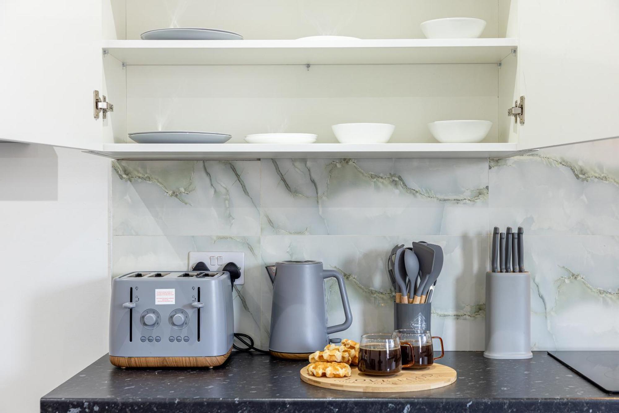 Rnm - Upgraded Business Stay For Travelling Contractors, All Amenities, Private Access Entire Place, Kitchen & Washroom, Smart Tv, Easy Access, Parking Nearby Cradley Heath Eksteriør bilde