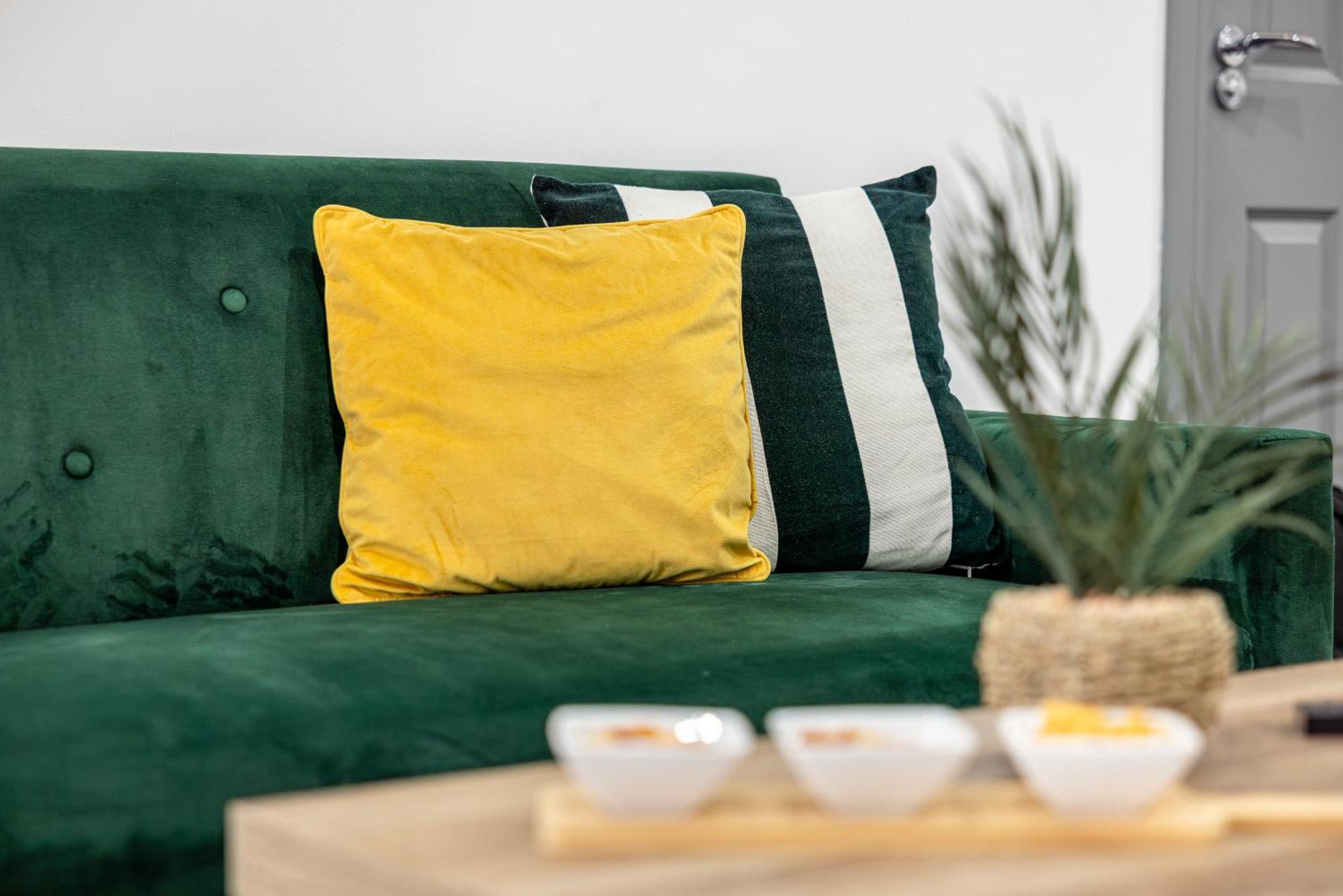 Rnm - Upgraded Business Stay For Travelling Contractors, All Amenities, Private Access Entire Place, Kitchen & Washroom, Smart Tv, Easy Access, Parking Nearby Cradley Heath Eksteriør bilde