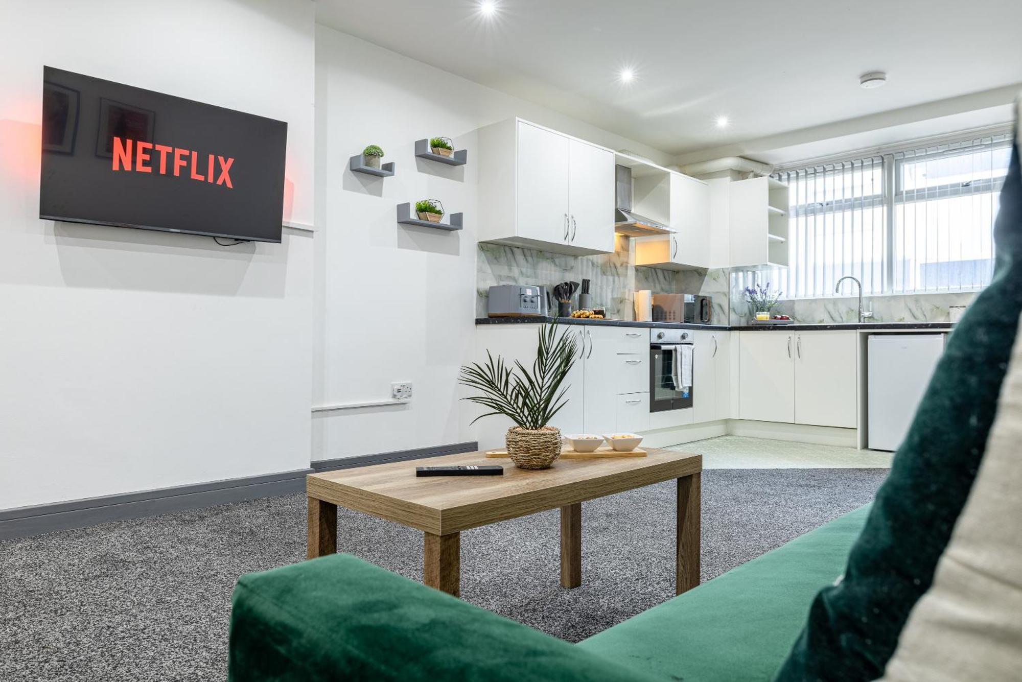 Rnm - Upgraded Business Stay For Travelling Contractors, All Amenities, Private Access Entire Place, Kitchen & Washroom, Smart Tv, Easy Access, Parking Nearby Cradley Heath Eksteriør bilde