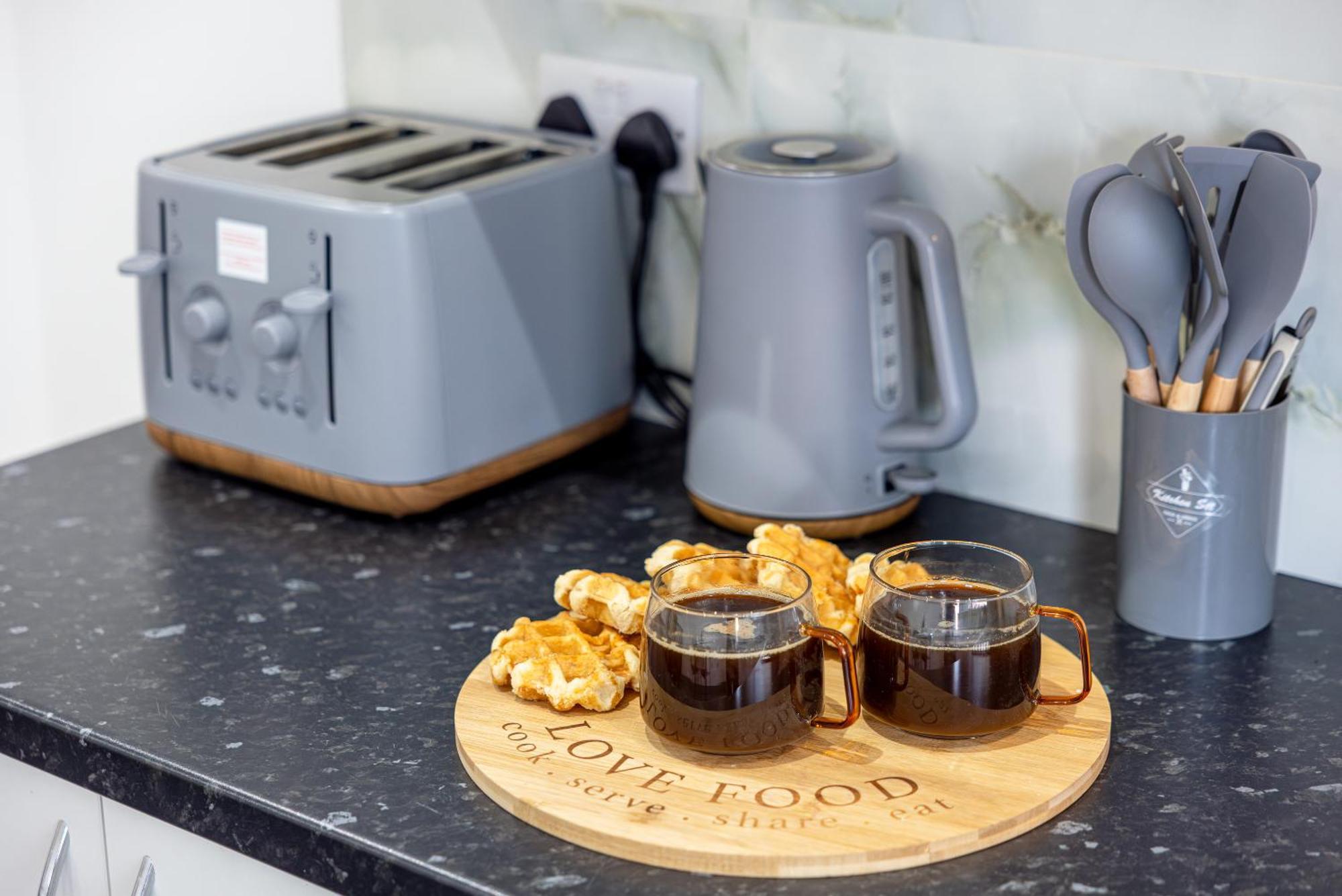 Rnm - Upgraded Business Stay For Travelling Contractors, All Amenities, Private Access Entire Place, Kitchen & Washroom, Smart Tv, Easy Access, Parking Nearby Cradley Heath Eksteriør bilde