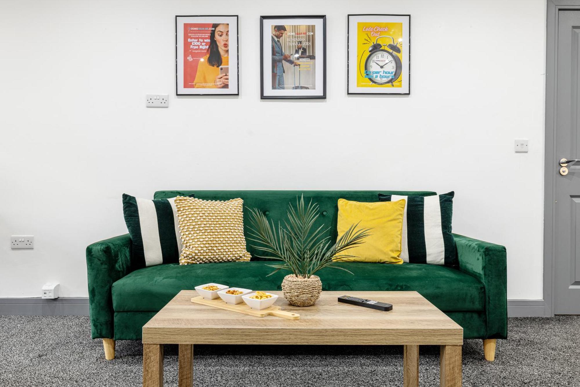 Rnm - Upgraded Business Stay For Travelling Contractors, All Amenities, Private Access Entire Place, Kitchen & Washroom, Smart Tv, Easy Access, Parking Nearby Cradley Heath Eksteriør bilde