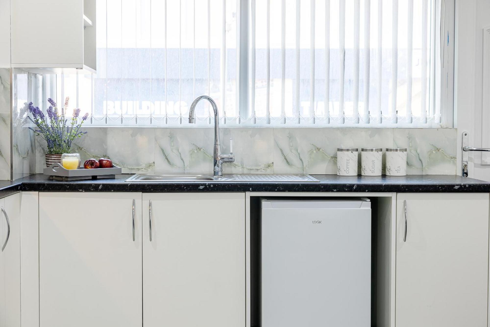 Rnm - Upgraded Business Stay For Travelling Contractors, All Amenities, Private Access Entire Place, Kitchen & Washroom, Smart Tv, Easy Access, Parking Nearby Cradley Heath Eksteriør bilde