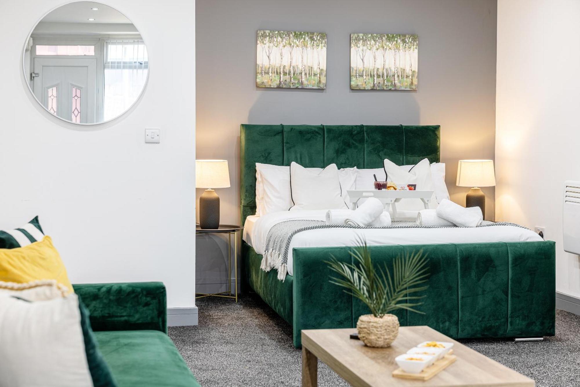 Rnm - Upgraded Business Stay For Travelling Contractors, All Amenities, Private Access Entire Place, Kitchen & Washroom, Smart Tv, Easy Access, Parking Nearby Cradley Heath Eksteriør bilde