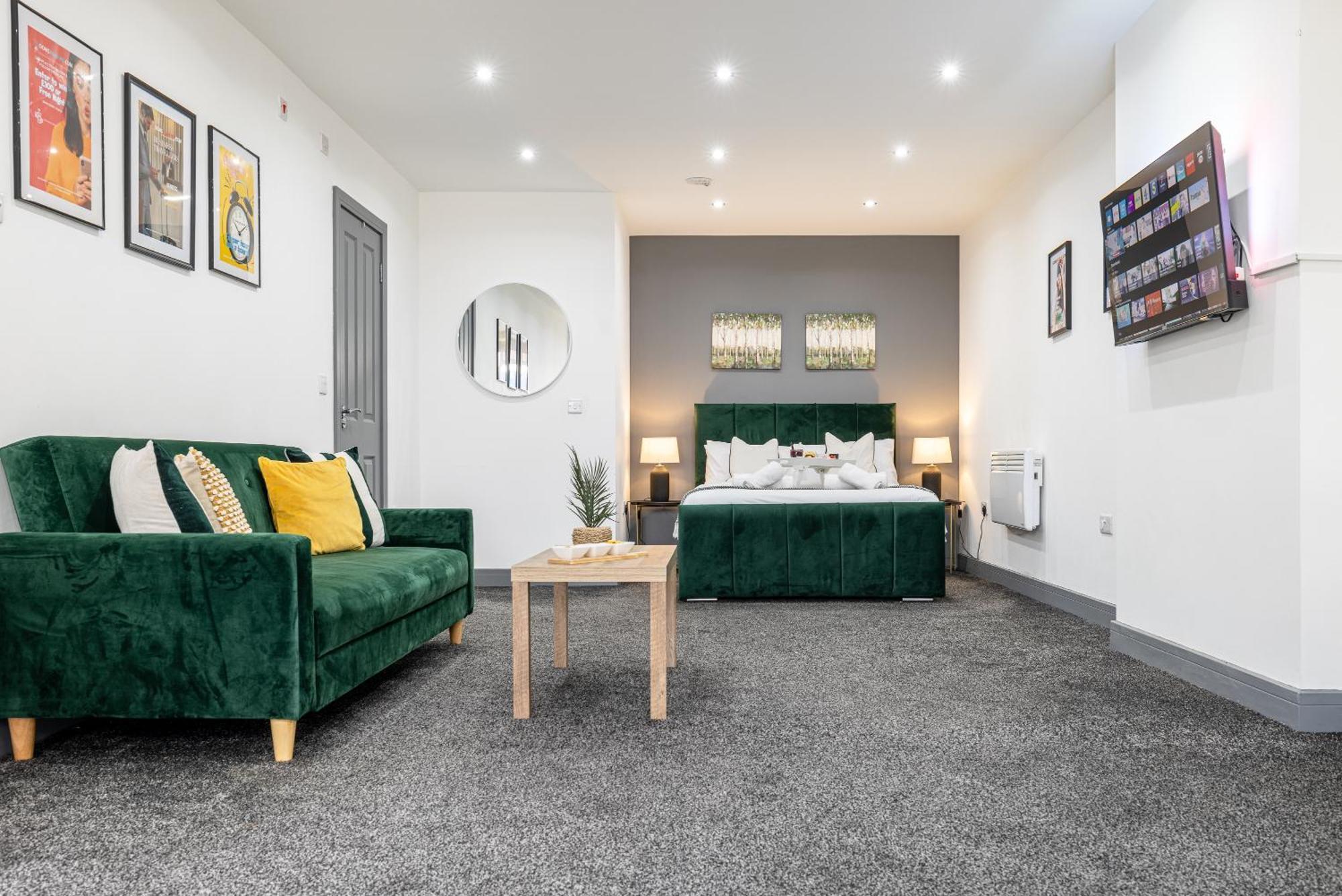 Rnm - Upgraded Business Stay For Travelling Contractors, All Amenities, Private Access Entire Place, Kitchen & Washroom, Smart Tv, Easy Access, Parking Nearby Cradley Heath Eksteriør bilde