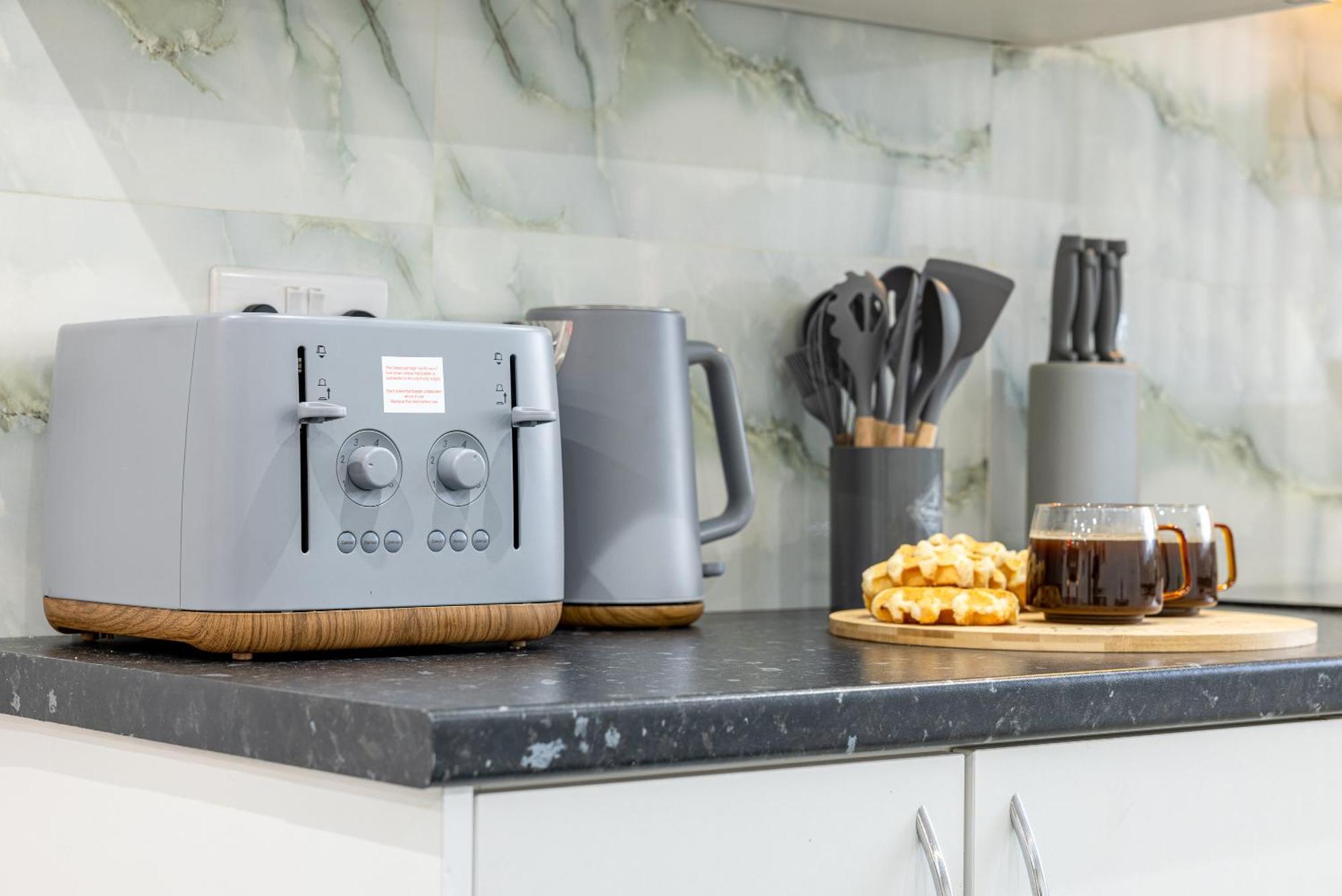 Rnm - Upgraded Business Stay For Travelling Contractors, All Amenities, Private Access Entire Place, Kitchen & Washroom, Smart Tv, Easy Access, Parking Nearby Cradley Heath Eksteriør bilde