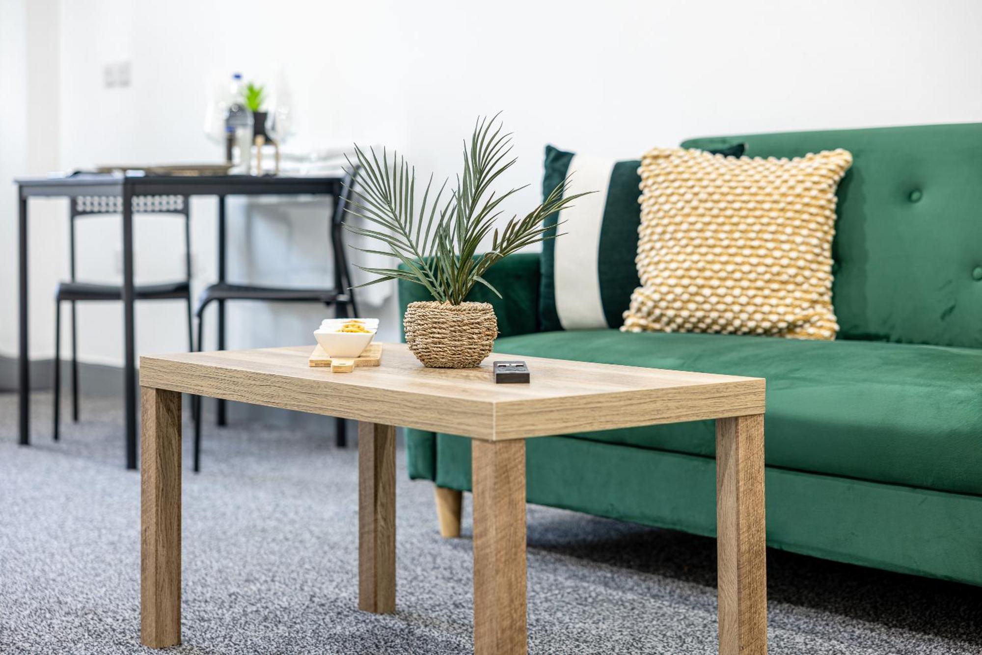 Rnm - Upgraded Business Stay For Travelling Contractors, All Amenities, Private Access Entire Place, Kitchen & Washroom, Smart Tv, Easy Access, Parking Nearby Cradley Heath Eksteriør bilde